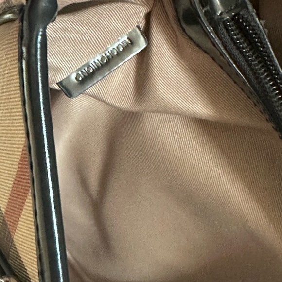 Burberry Tote Bag - Picture 17 of 17